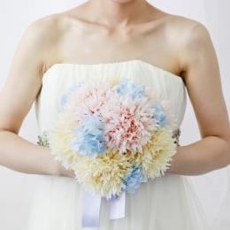 パステルカラーの大輪ぽんぽんガーベラでグラデーションブーケ