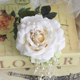 パール揺れるエレガントコサージュ(ホワイト)