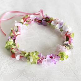 リボンが可愛いバラとアジサイの花冠