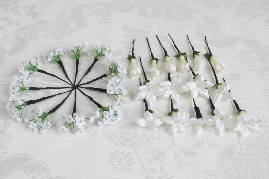 ジャスミンとかすみ草のヘッドドレス(髪飾り)26輪 - 商品詳細／造花 